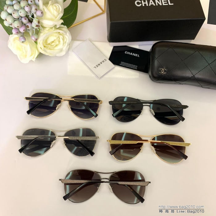 CHANEL香奈兒 新款 高品質 女款閃片金屬腿 休閒蛤蟆鏡 金屬飛行墨鏡  lly1701